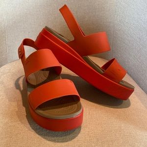 Crocs Brooklyn Wedge Spicy Orange - super cute slightly used some scuffs.